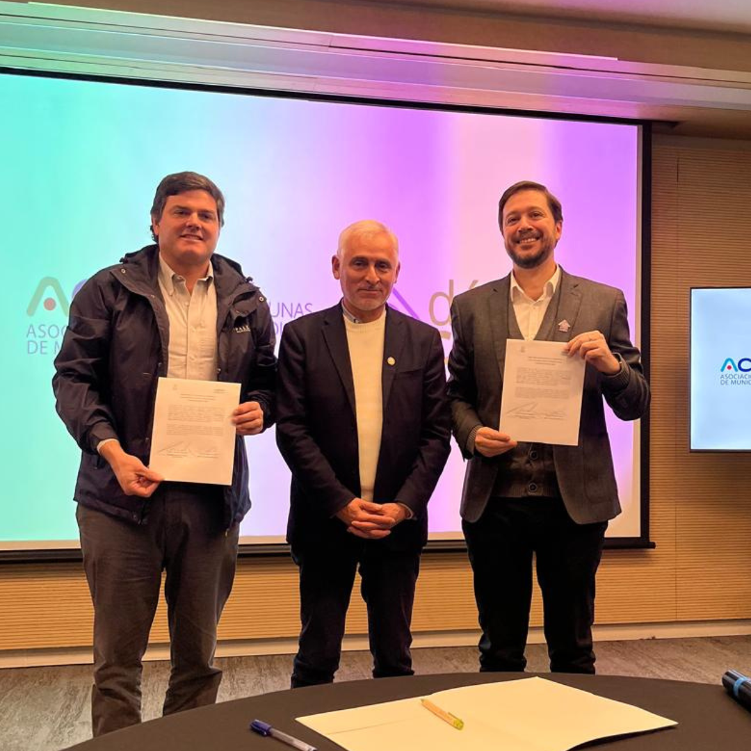 Firma convenio AChM